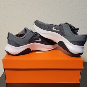 Nike Legend Essential 3 Smoke Grey Athletic Shoes
